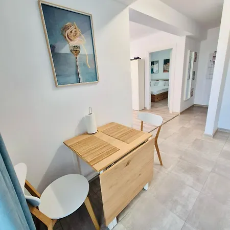 アパート Seatok & コスティネシュティ